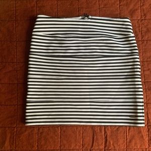 PINK Victoria’s Secret : Striped Skirt